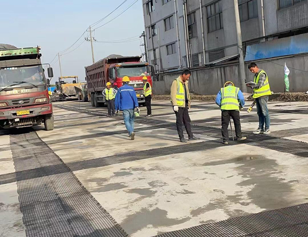 汝城老材料的新故事：玻璃纤维土工格栅如何在‘白改黑’浪潮中重获新生？